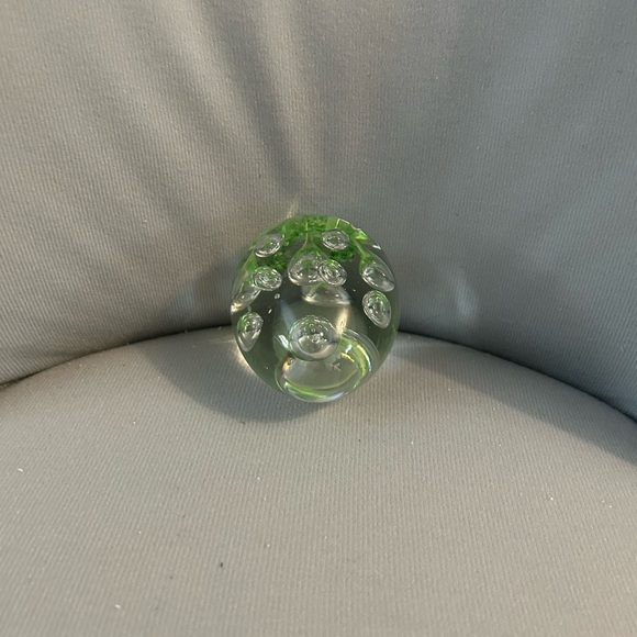 Art Glass Egg w/ Large Bubbles Inside 4 1/2” H 3” W 1 5/8” Base Murano Style - Picture 5 of 9